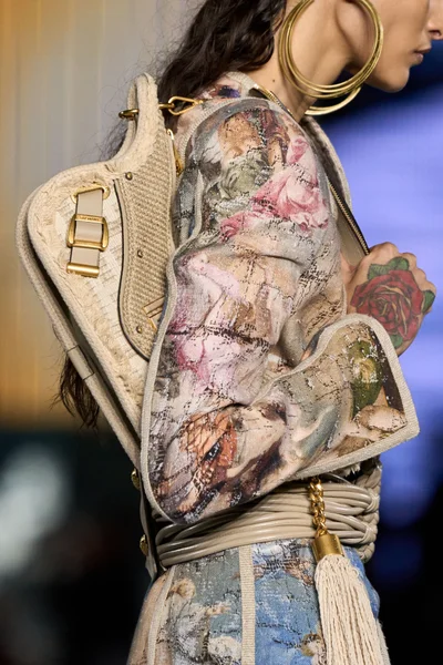Look 81